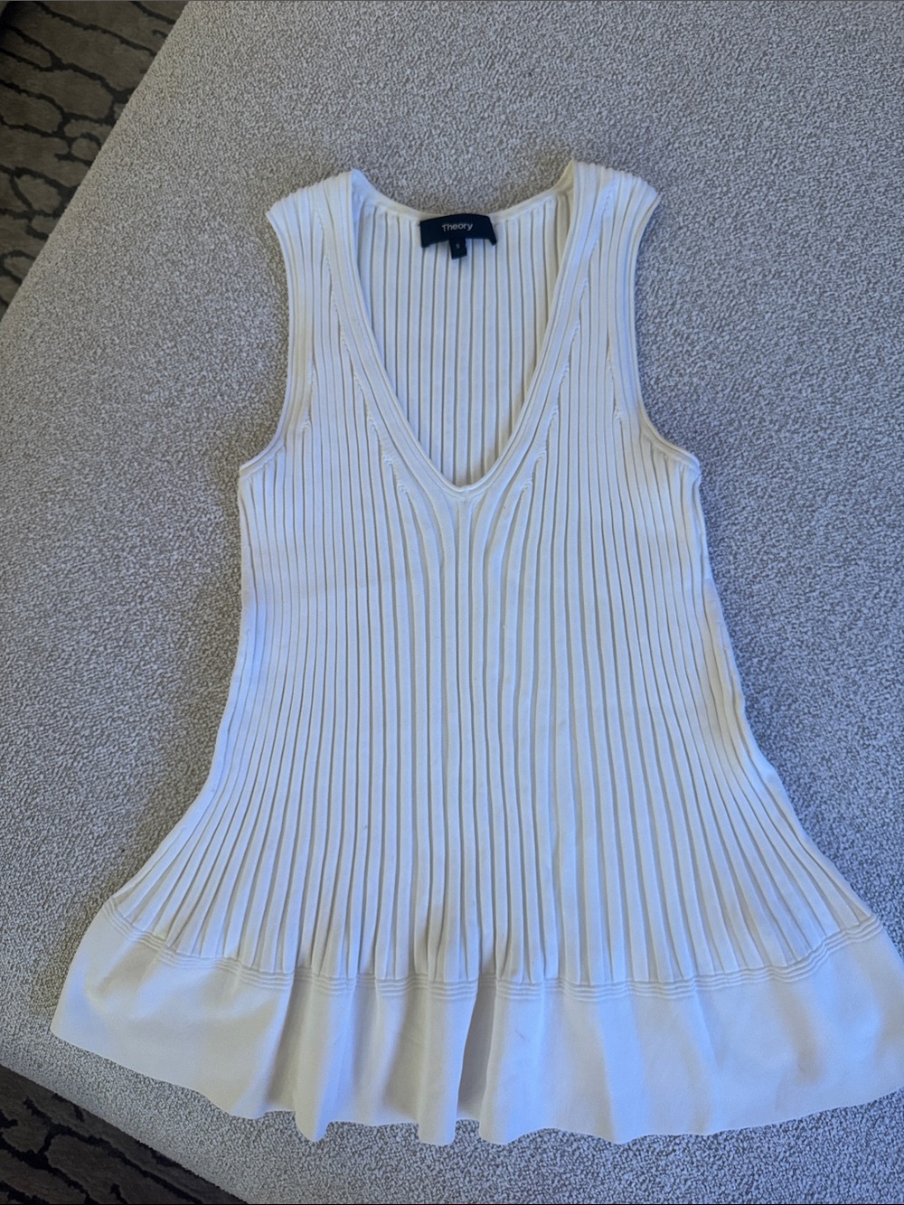 Theory Cream Ribbed V-Neck Sleeveless Knit Tank